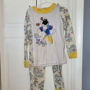 Hanna Andersson Snow White PJs Size 120 6-7